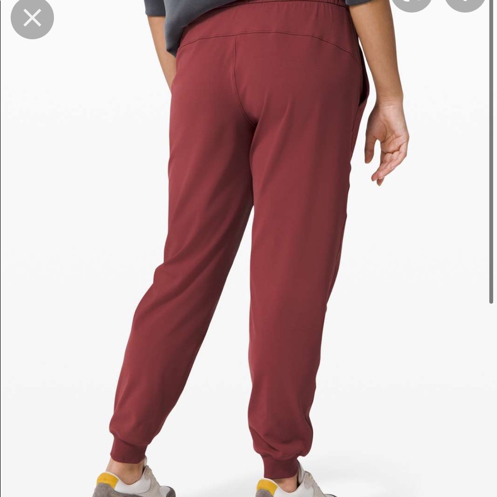Lululemon on the fly joggers size 10 NWT